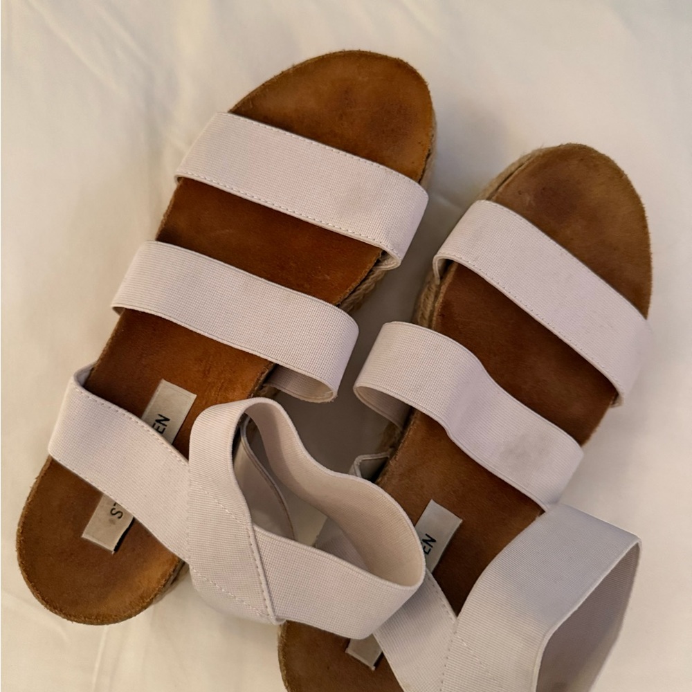 Steve Madden White Kimmie Wedges